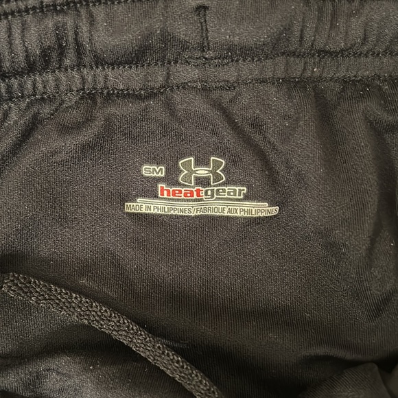 Women’s Under Armour shorts - Picture 2 of 4